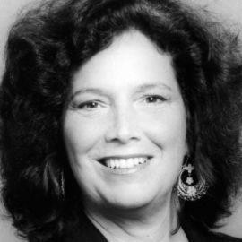 Linda Villatore Headshot