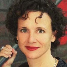 Elizabeth Pisani Headshot