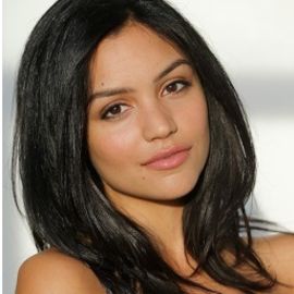 Bianca Santos Headshot