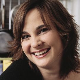 Julie Powell Headshot